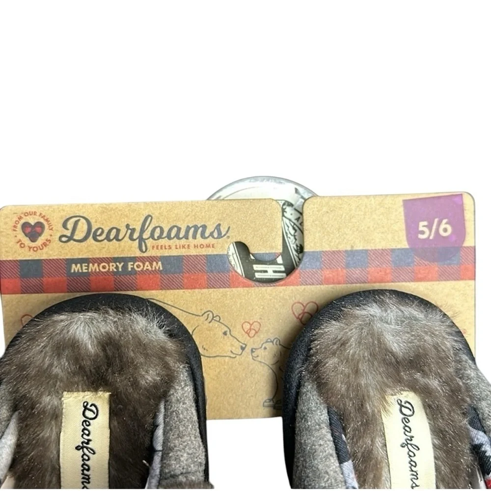 Dearfoams Lil Bear slippers! NWT Little Kids Size 5/6! Machine Washable